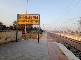 Rajasthan: मालगाड़ी के आगे कूदकर मां ने 2 बच्चों के साथ की आत्महत्या, मौके से मिला सुसाइड नोट... लगाए गंभीर आरोप Rajasthan: मालगाड़ी के आगे कूदकर मां ने 2 बच्चों के साथ की आत्महत्या, मौके से मिला सुसाइड नोट... लगाए गंभीर आरोप