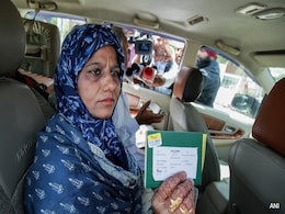 "What Is Our Fault?" Pakistanis Question As Medical Visa Deadline Ends "What Is Our Fault?" Pakistanis Question As Medical Visa Deadline Ends