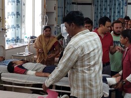 Chittorgarh News: 10वीं बोर्ड की परीक्षा देकर लौटी छात्राएं हुई हादसे का शिकार, तेज रफ्तार कार ने मारी टक्कर