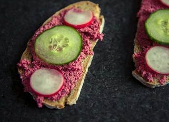 Beetroot Dahi Sandwich: A Perfect Healthy Recipe For Breakfast Beetroot Dahi Sandwich: A Perfect Healthy Recipe For Breakfast