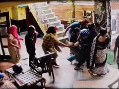अंदर हो रहा था प्रेग्&zwj;नेंट मुस्&zwj;कान का अल्&zwj;ट्रासाइउंड, बाहर लग गई रील बनाने वालों की भीड़