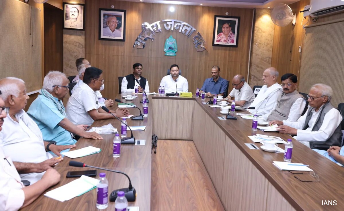 Индийски блок панел, ръководен от Tejashwi Yadav, за да избухне план за анкети на Bihar 