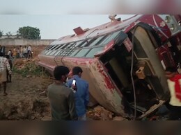 मऊगंज में अदवा नदी पुल पर बड़ा बस हादसा, यात्रियों से भरी बस पलटी; 40 से ज्यादा यात्री थे सवार मऊगंज में अदवा नदी पुल पर बड़ा बस हादसा, यात्रियों से भरी बस पलटी; 40 से ज्यादा यात्री थे सवार