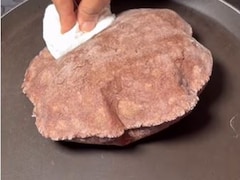 सेफ संजीव कंपूर ने बताया रागी का आटा गूंथने का सही तरीका, रोटी बनेगी मखमल जैसी सॉफ्ट और फूली हुई