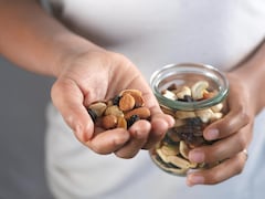 What Happens If You Eat 30g Of Nuts Daily: Doctor Shares Benefits