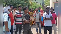 कभी भी घरों से बेदखल किए जा सकते हैं इस जगह रह रहे लोग, प्रशासन का नोटिस मिलते ही मचा हड़कंप