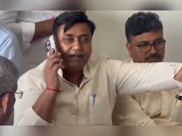 Rajasthan Politics: विधायकों के साथ डीजीपी दफ़्तर में धरने पर बैठे डोटासरा और जूली, SP को फ़ोन करके बोले- मैं बताऊंगा क्या होता है.... Rajasthan Politics: विधायकों के साथ डीजीपी दफ़्तर में धरने पर बैठे डोटासरा और जूली, SP को फ़ोन करके बोले- मैं बताऊंगा क्या होता है....