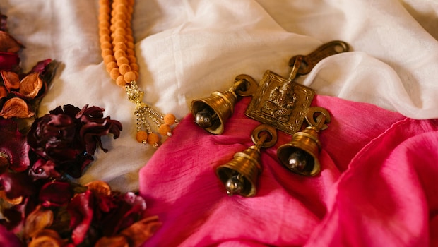 Celebrate Festivals In Style With These Ethnic Outfit Ideas