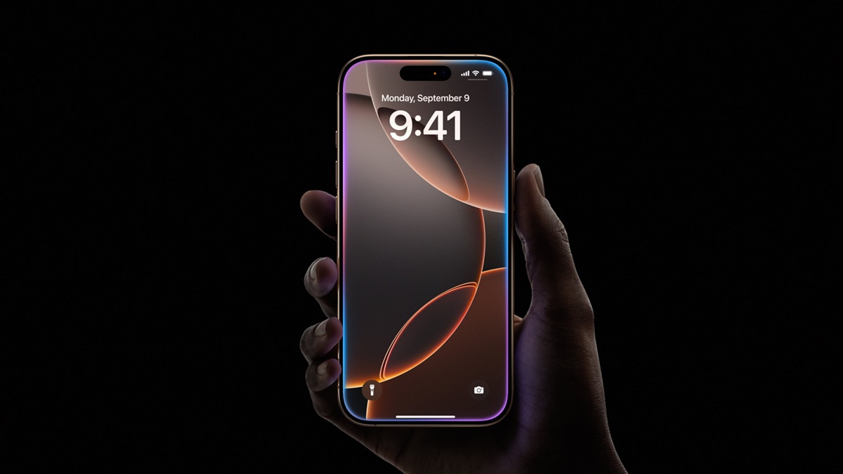 Apple Airlifted iPhones Worth $2 Billion From India Before Trump's Tariff Order