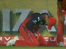 Virat Kohli Hurts His Finger During RCB vs GT IPL 2025 Match. Internet Says, "Needs To Skip..." Virat Kohli Hurts His Finger During RCB vs GT IPL 2025 Match. Internet Says, "Needs To Skip..."