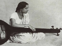 एक गायिका जो बनी सिनेमा की पहली 'शो वुमन', इनसे शादी के लिए हिंदूओं ने अपना लिया इस्लाम, बेटी-दामाद और नाती कहलाए सुपरस्टार और नेता एक गायिका जो बनी सिनेमा की पहली 'शो वुमन', इनसे शादी के लिए हिंदूओं ने अपना लिया इस्लाम, बेटी-दामाद और नाती कहलाए सुपरस्टार और नेता