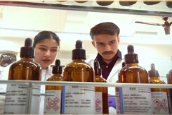 Delhi University Course With A Twist: New Lab At Hindu College For Sustainable Perfumery Delhi University Course With A Twist: New Lab At Hindu College For Sustainable Perfumery