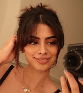 Khushi Kapoor Keeps It Glam In Soft Brown Eye Lids And Dewy Base