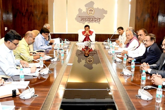MP Cabinet Meeting: मानसून सत्र से पहले मोहन कैबिनेट की बैठक, अनुपूरक बजट  पर होगी चर्चा, इन प्रस्तावों पर लगेगी मुहर | Mohan Cabinet Meeting before mp  monsoon session 2025 ...