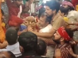 Sikar News: जीण माता मंदिर में दर्शन पर विवाद, कपाट बंद करके धरने पर बैठा बत्तीसी संघ; कलेक्टर ने पुजारी को छुड़ावाया Sikar News: जीण माता मंदिर में दर्शन पर विवाद, कपाट बंद करके धरने पर बैठा बत्तीसी संघ; कलेक्टर ने पुजारी को छुड़ावाया