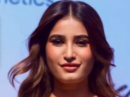 Rasha Thadani Aces Her Face Card In A Bronzed And Beautiful Look