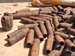 Indian Army Weapons: जबलपुर में कुएं से बड़ी मात्रा में सेना के हैंड ग्रेनेड और कारतूस बरामद, इलाके में हड़कंप Indian Army Weapons: जबलपुर में कुएं से बड़ी मात्रा में सेना के हैंड ग्रेनेड और कारतूस बरामद, इलाके में हड़कंप