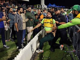 Angry Pakistan Star Khushdil Shah Attacks Spectators In New Zealand After Taunts, Security Steps In