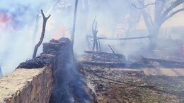 Karuli News: करौली में तीन घरों में लगी भीषण आग, दो बकरियों समेत सारा सामान जलकर राख