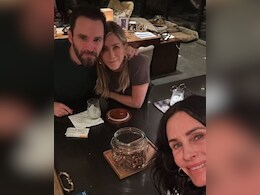 In Courteney Cox's April Photo Dump, <i>FRIENDS</i> Co-Star Jennifer Aniston Steals The Spotlight