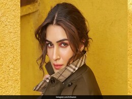 Kriti Sanon's Radiant Complexion Works Like Magic With Her Peach-Perfect Glam Kriti Sanon's Radiant Complexion Works Like Magic With Her Peach-Perfect Glam