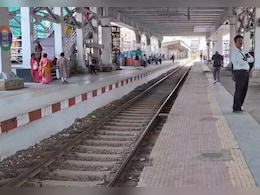 बदलापूर-वांगणीदरम्यान रेल्वे रुळाला तडे, कर्जतपर्यंत जाणाऱ्या वाहतुकीवर परिणाम; प्रवाशांचे हाल