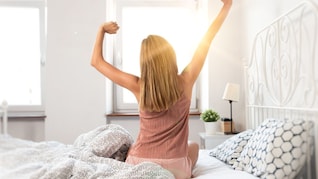 सुबह उठते ही ये 5 काम मत करना कभी, वर्ना दिनभर थकान पीछा नहीं छोड़ेगी आपका