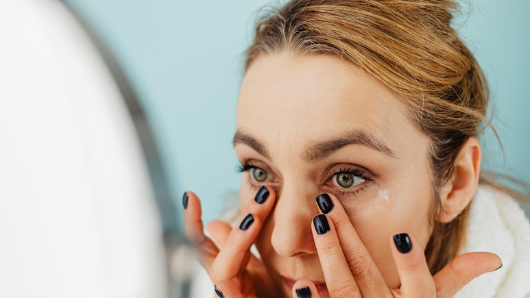 Alia Bhatt Uses Skin Tint, Dermatologist Advises Using Tinted Sunscreen Instead