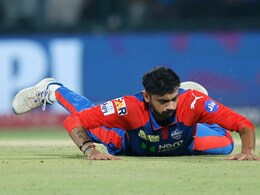 Axar Patel Grimaces In Pain, Leaves Field After Injuring Hand To Leave DC Worried vs KKR In IPL 2025 Match