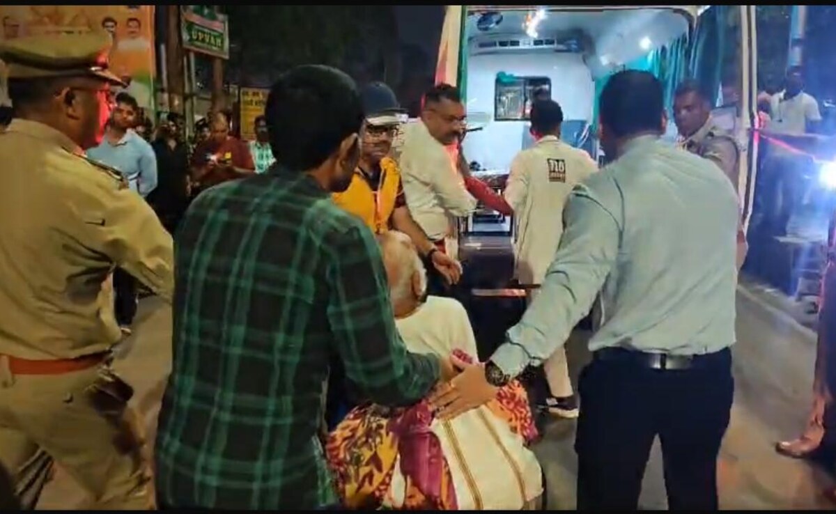 Лакнау Пожар избухна в болница в понеделник вечер което предизвика