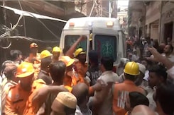 Delhi Building Collapse: 4 Dead, Rescuers Look For Survivors Under Debris Delhi Building Collapse: 4 Dead, Rescuers Look For Survivors Under Debris