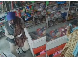 VIDEO: सोने के गहने उतरवाकर सफेद कपड़े में बंधवाए, घास की पोटली थमा असली लेकर हो गए फुर्र