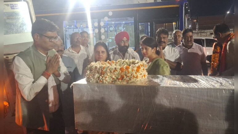 पहलगाम हमले में मारे गए कारोबारी का शव रायपुर एयरपोर्ट पहुंचा, शादी की सालगिरह के दिन आतंकियों ने छीनी खुशियां