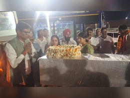 पहलगाम हमले में मारे गए कारोबारी का शव रायपुर एयरपोर्ट पहुंचा, शादी की सालगिरह के दिन आतंकियों ने छीनी खुशियां पहलगाम हमले में मारे गए कारोबारी का शव रायपुर एयरपोर्ट पहुंचा, शादी की सालगिरह के दिन आतंकियों ने छीनी खुशियां