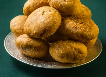 Visiting Mathura, Vrindavan This Janmashtami? 7 Street Foods Not To Miss There