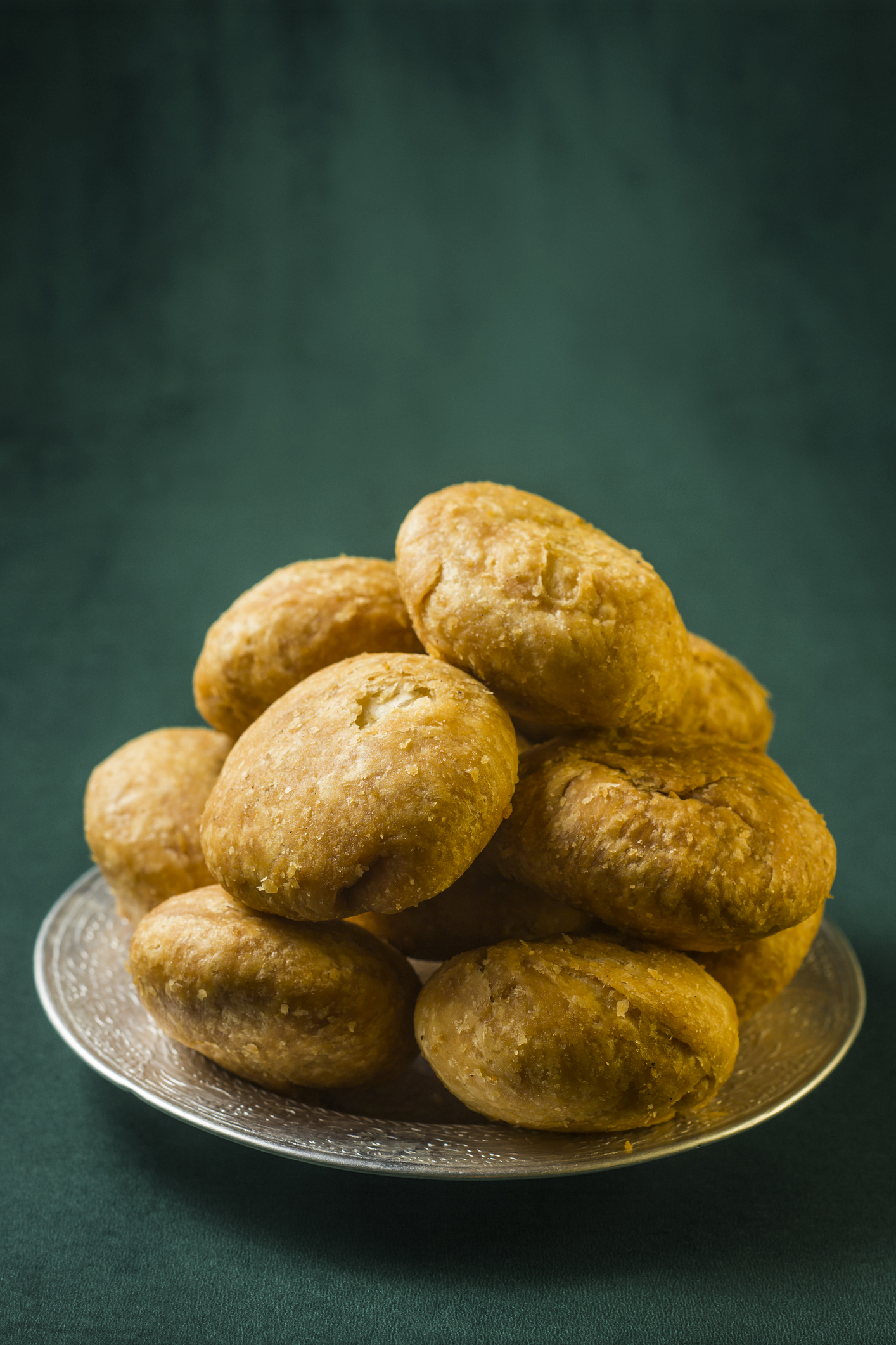 How To Make Rajasthani Besan Kachori That's Crispy And Delicious