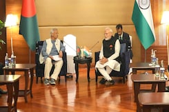 PM Modi Meets Bangladesh's M Yunus For The First Time Since Regime Change PM Modi Meets Bangladesh's M Yunus For The First Time Since Regime Change