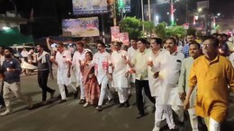 Candle March in MP: पहलगाम आतंकी हमले में मारे गए लोगों को श्रद्धांजलि, गुना भाजपा कार्यकर्ताओं ने निकाला कैंडल मार्च