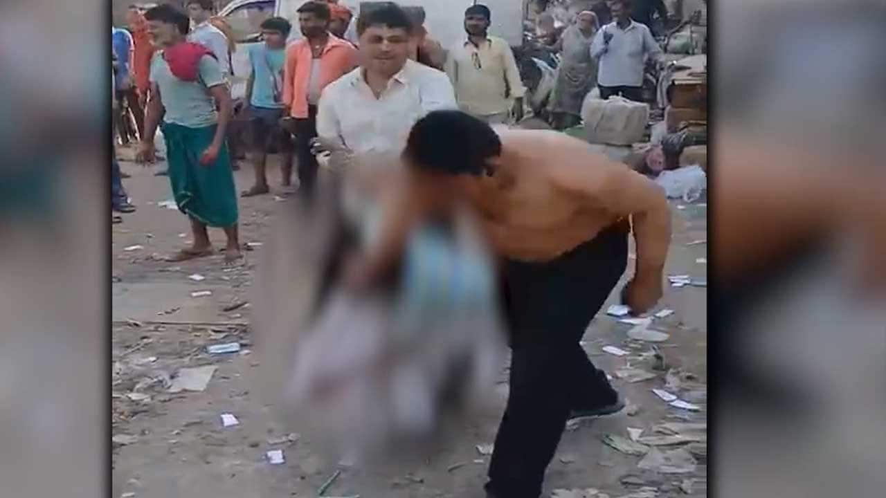 Video: Woman, Daughter Dragged By Hair, Beaten For Stealing Veggies In Surat