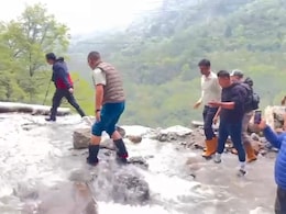 Hundreds Of Tourists Stranded In North Sikkim Due To Landslides Rescued Hundreds Of Tourists Stranded In North Sikkim Due To Landslides Rescued