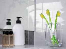 होटल में रुक रहे हैं, तो तिजोरी में रखें टूथब्रश...एयर होस्टेस ने बताए ऐसे डर्टी सीक्रेट्स, जानकर झन्ना जाएगा दिमाग होटल में रुक रहे हैं, तो तिजोरी में रखें टूथब्रश...एयर होस्टेस ने बताए ऐसे डर्टी सीक्रेट्स, जानकर झन्ना जाएगा दिमाग