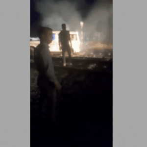 Niwari: मगरपुर स्टेशन में बुंदेलखंड एक्सप्रेस से बड़ा रेल हादसा टला! पटरी में फंसी बोलेरों के उड़े परखच्चे