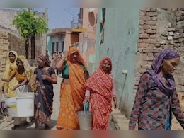 Rajasthan: गर्मी शुरू होते ही राजस्थान में पानी का संकट, 5 किलोमीटर पैदल चलकर पानी लाती हैं महिलाएं  Rajasthan: गर्मी शुरू होते ही राजस्थान में पानी का संकट, 5 किलोमीटर पैदल चलकर पानी लाती हैं महिलाएं