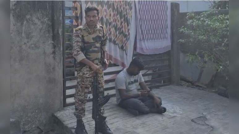 सुकमा जिले में पूर्व विधायक के ठिकानों सहित आधा दर्जन स्थानों पर ACB-EOW का छापा, मचा हड़कंप