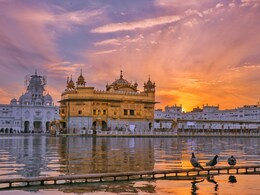 पंजाब: अमृतसर के गोल्डन टेंपल को लगातार तीसरे दिन बम से उड़ाने की धमकी पंजाब: अमृतसर के गोल्डन टेंपल को लगातार तीसरे दिन बम से उड़ाने की धमकी