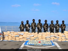 Indian Navy Seizes 2,500 kg Narcotics Indian Navy Seizes 2,500 kg Narcotics