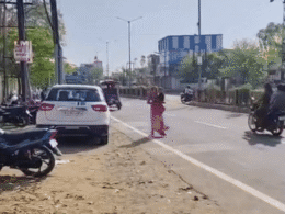 Jail Guard Jobs: गोद में बच्चा लेकर परीक्षा केंद्र की ओर दौड़ी महिला, 5 मिनट हुई लेट  तो आंखों के सामने बंद हुआ गेट Jail Guard Jobs: गोद में बच्चा लेकर परीक्षा केंद्र की ओर दौड़ी महिला, 5 मिनट हुई लेट  तो आंखों के सामने बंद हुआ गेट