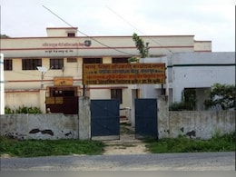 मेरठ: आवासीय विद्यालय की 3 नाबालिग छात्राएं लापता, जिला प्रशासन में हड़कंप 