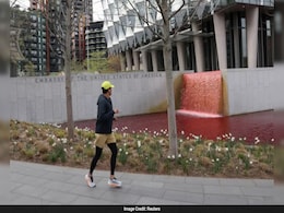 Watch: Greenpeace Activists Arrested For Dumping Red Dye Into US Embassy Pond Watch: Greenpeace Activists Arrested For Dumping Red Dye Into US Embassy Pond