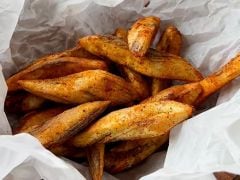 Forget Potato Wedges, These Crispy Banana Wedges Will Become Your New Favourite Snack Forget Potato Wedges, These Crispy Banana Wedges Will Become Your New Favourite Snack